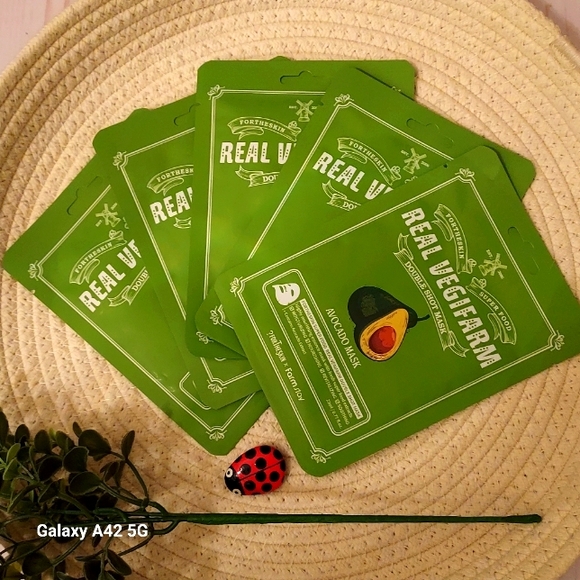 LOT of Real VegiFarm Double Shot Avocado Facial Sheet Masks Hydrating Radiance - Picture 4 of 4